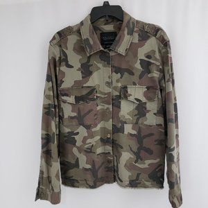 Sanctuary Snap-Button Camo Jacket Size LARGE Green Brown Camo Frayed Lightweight